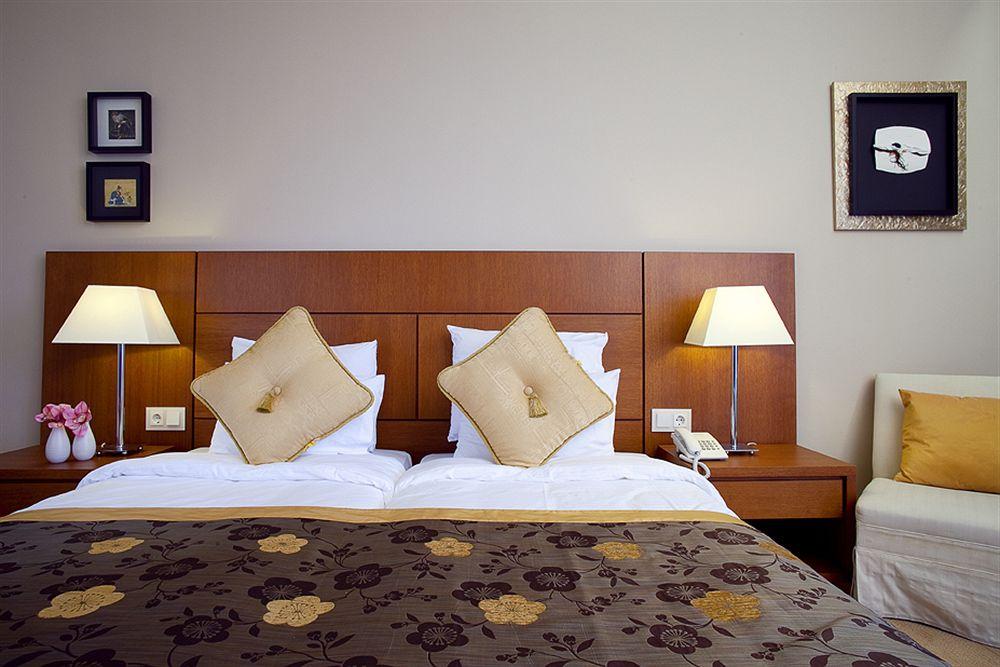 Nepheli Hotel Thessaloniki Exterior photo