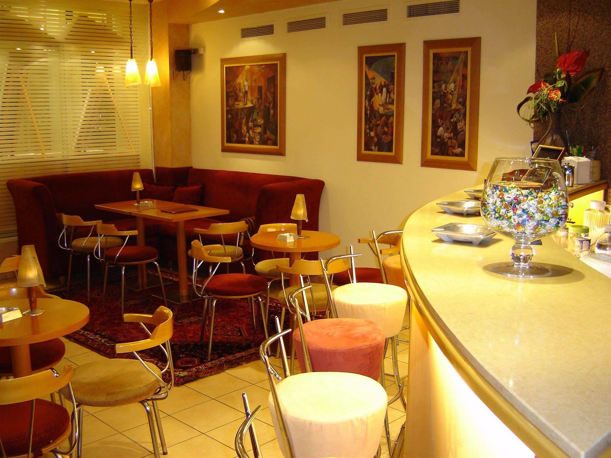 Nepheli Hotel Thessaloniki Restaurant photo